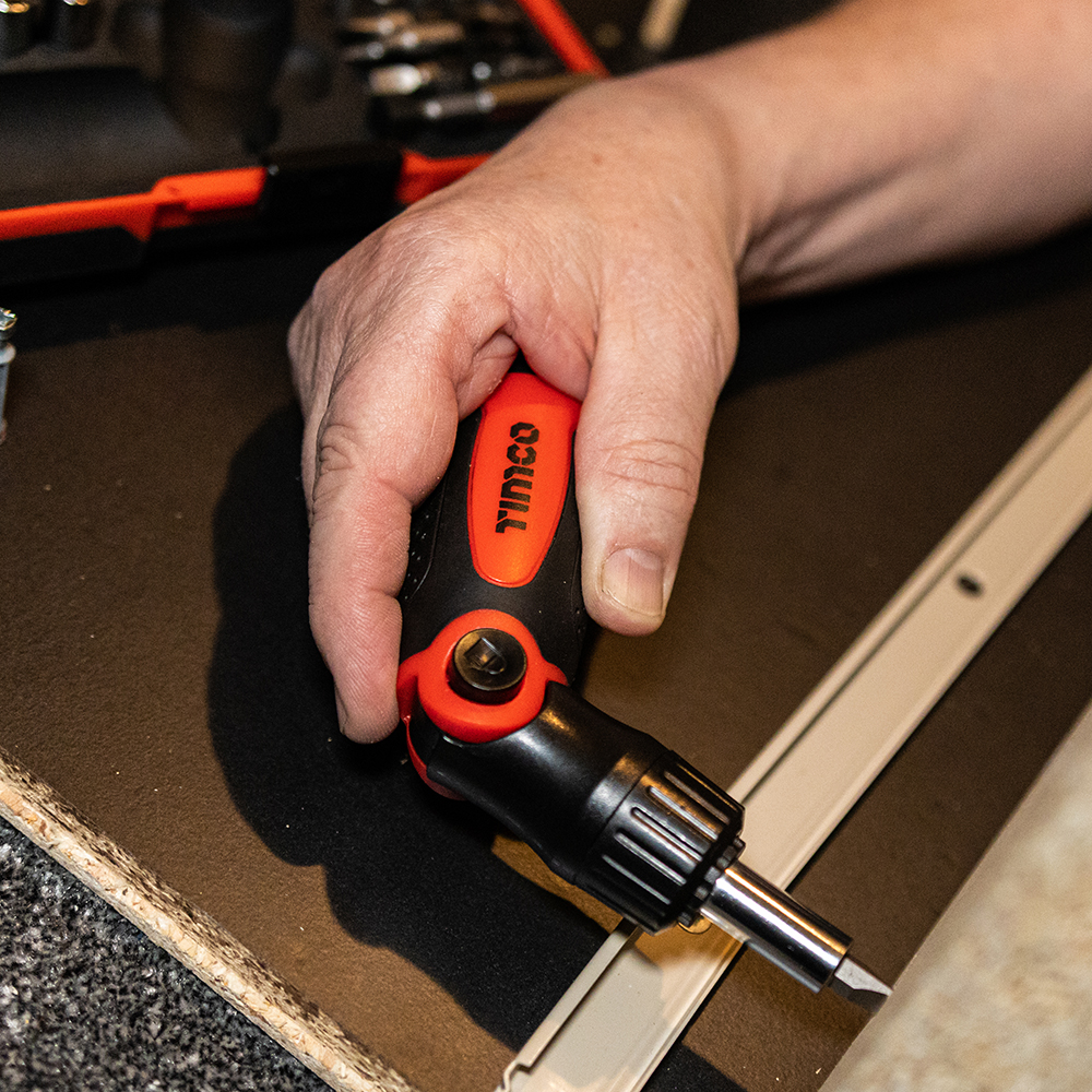 Ratcheting Screwdriver Bit Set - Image 3