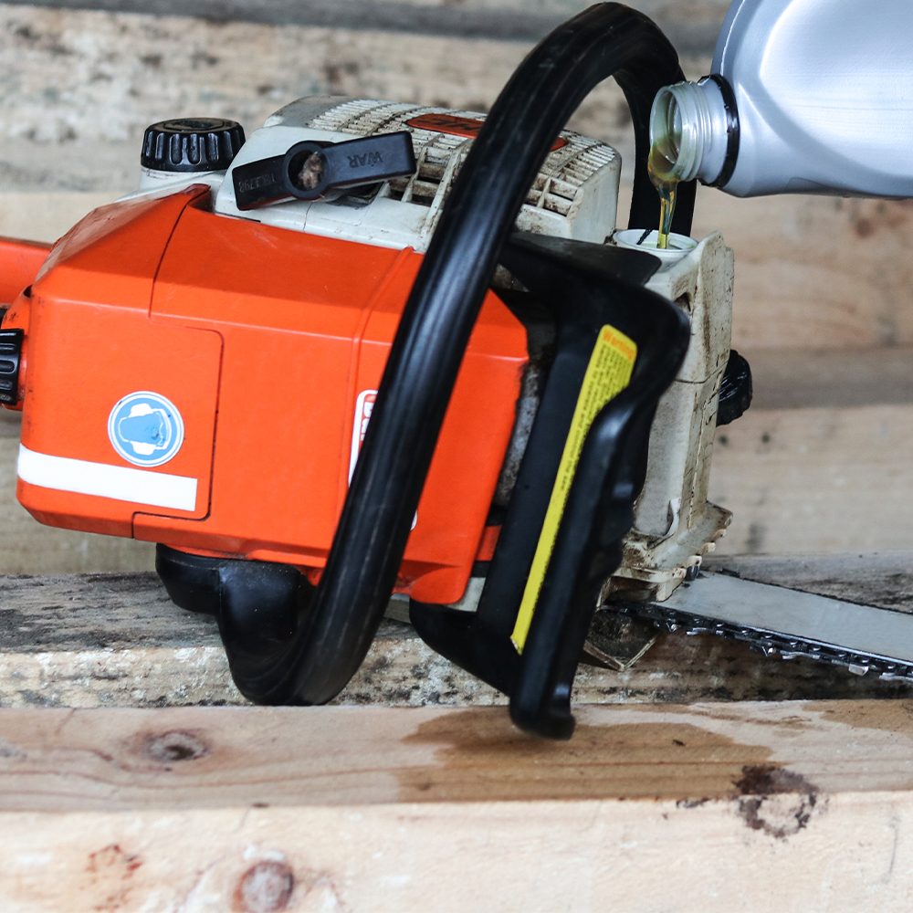 Chainsaw Oil - Image 3
